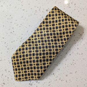 Brooks Brothers Silk Made in USA Yellow Pattern Neck Tie
